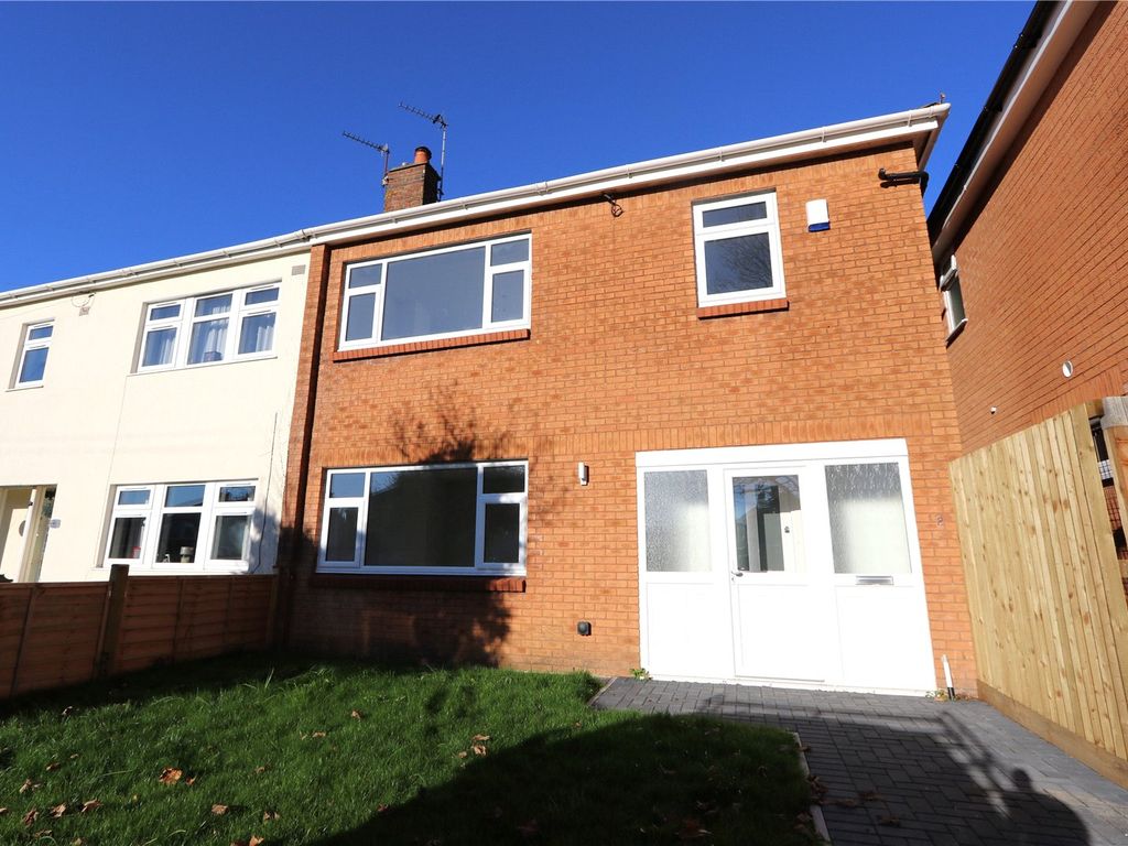 3 bed semidetached house for sale in The Avenue, Little Stoke, Bristol