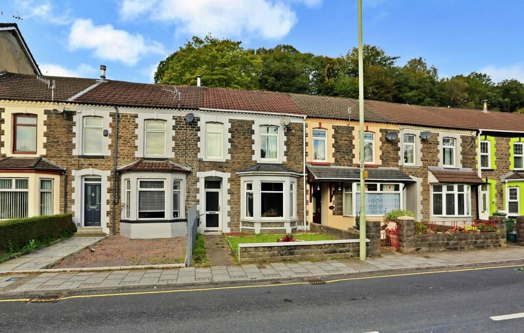 3 bed terraced house for sale in Berw Road, Pontypridd CF37, £140,000