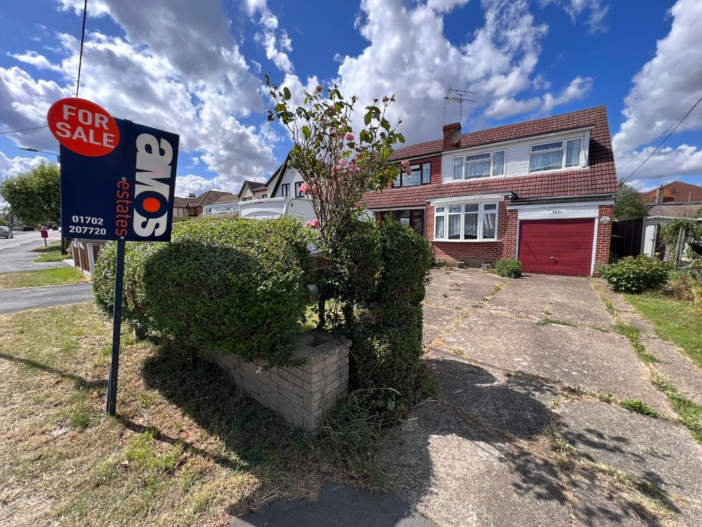 3 bed semidetached house for sale in Greensward Lane, Hockley SS5 Zoopla