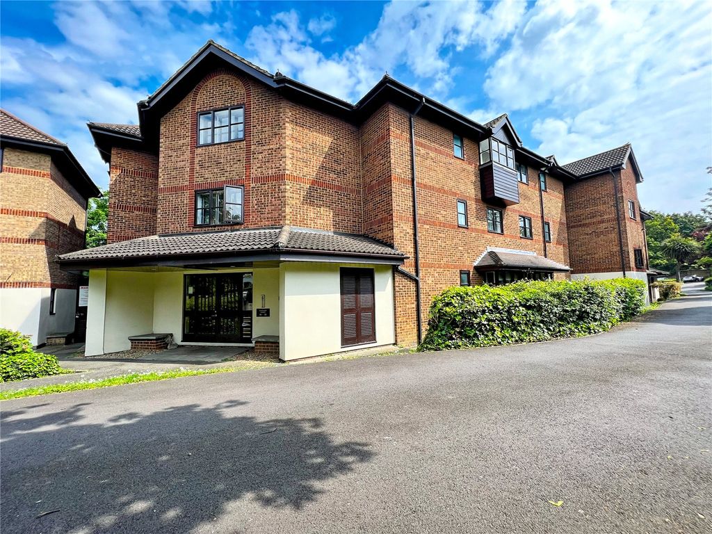 1 bed flat to rent in Clifton Walk, Dartford, Kent DA2 Zoopla