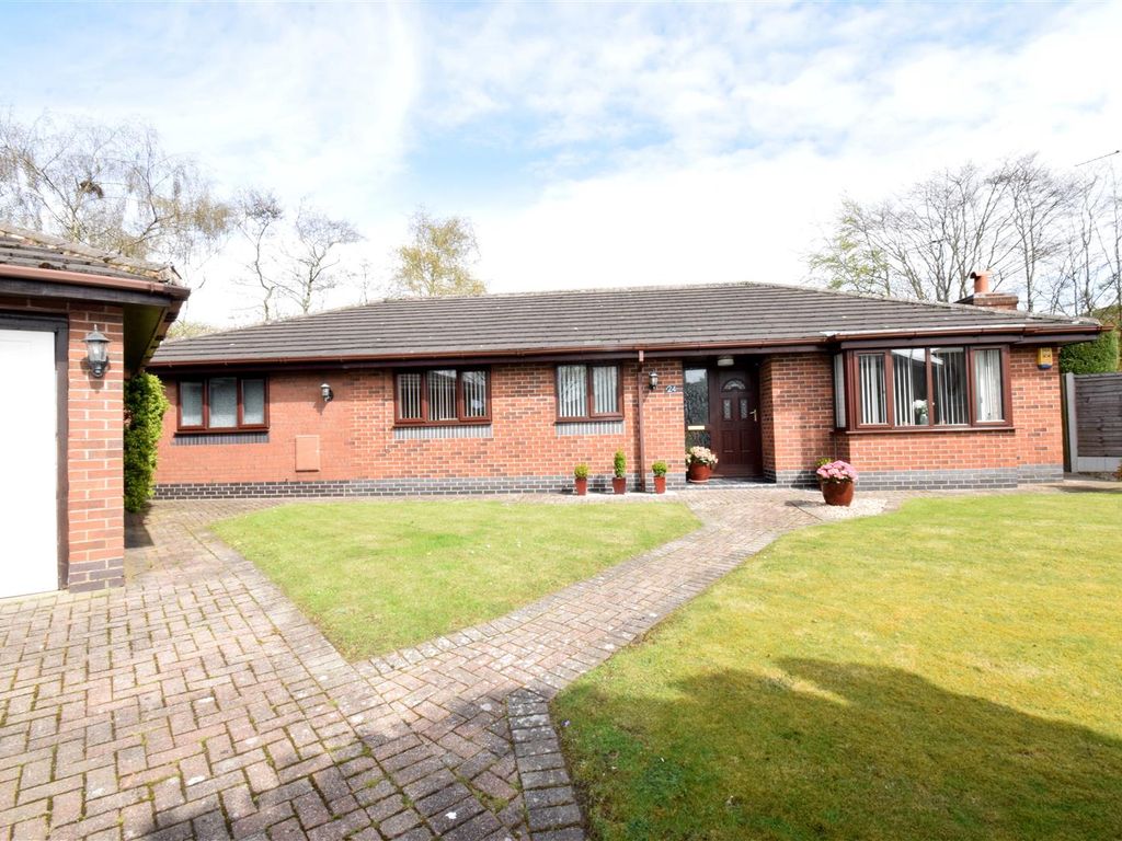 4 bed detached bungalow for sale in Dale Lee, Westhoughton, Bolton BL5