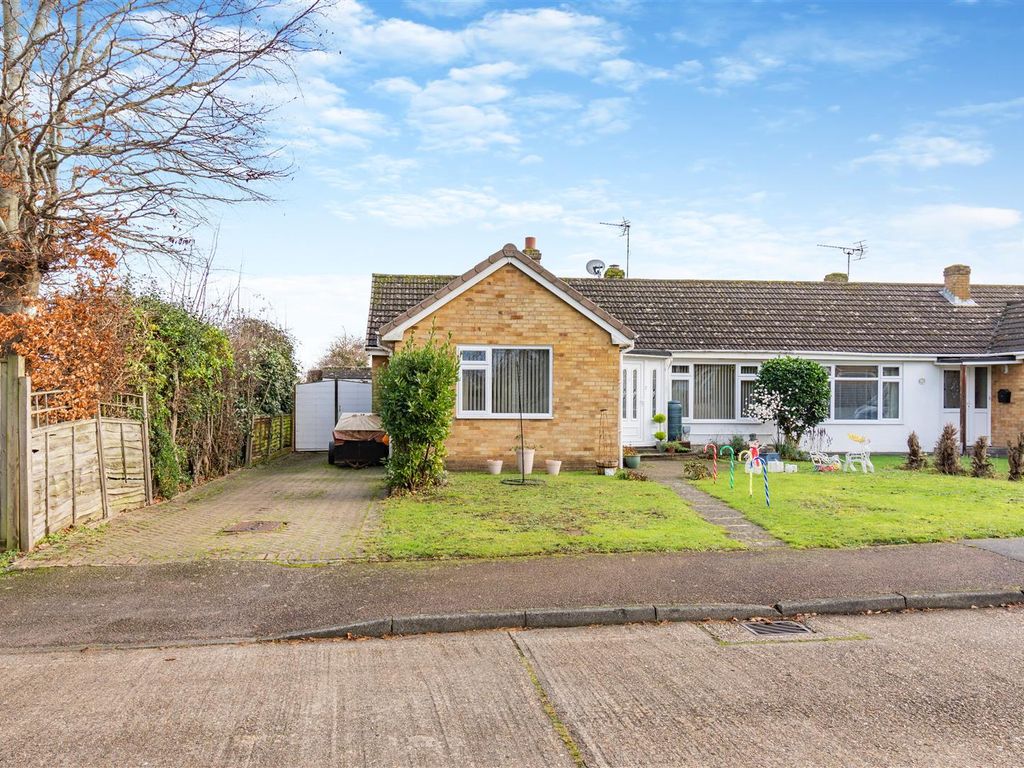 3 bed bungalow for sale in Linton Gore, Coxheath, Maidstone ME17, £