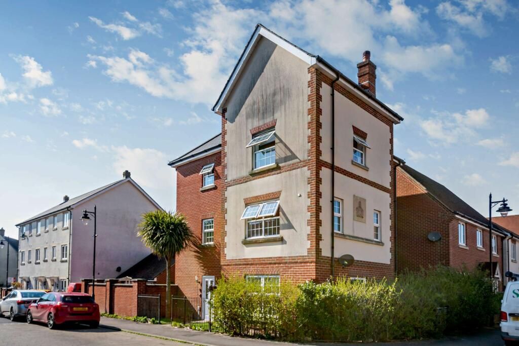 5 bed detached house for sale in Shears Drive, Amesbury, Wiltshire SP4