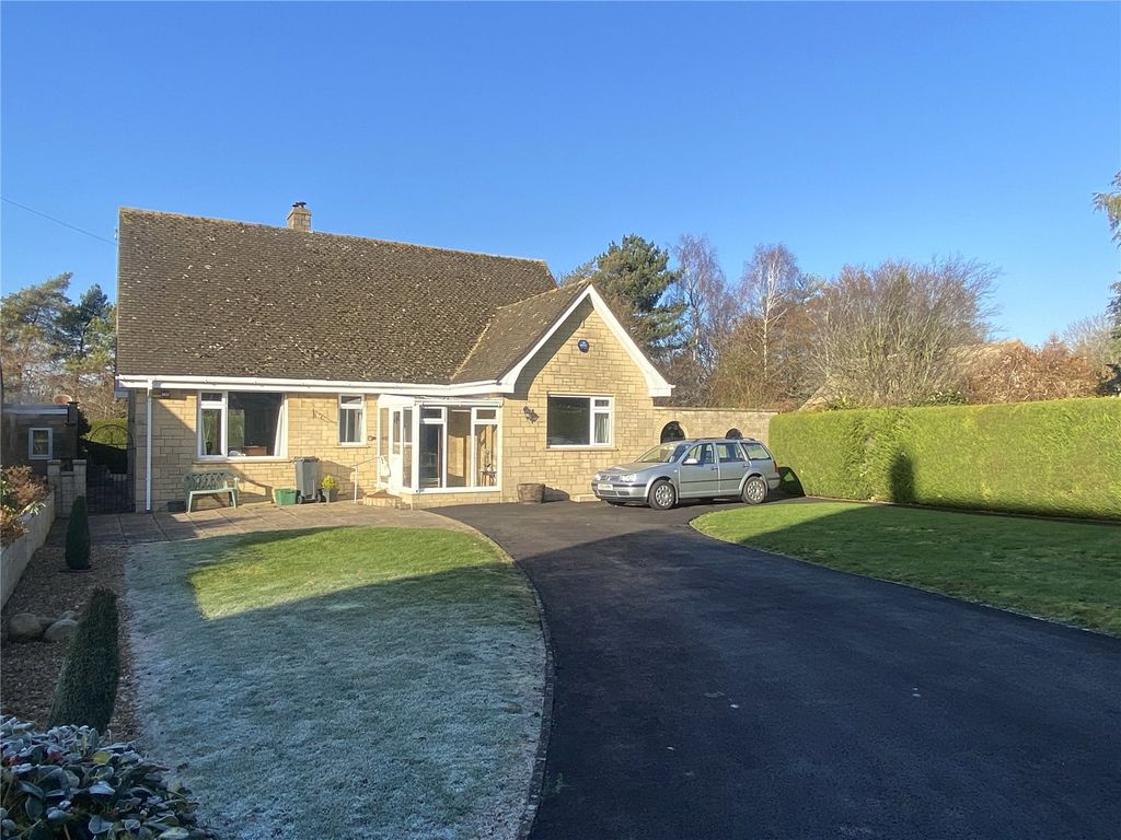 2 bed bungalow for sale in Pinlocks, Upton St. Leonards, Gloucester GL4