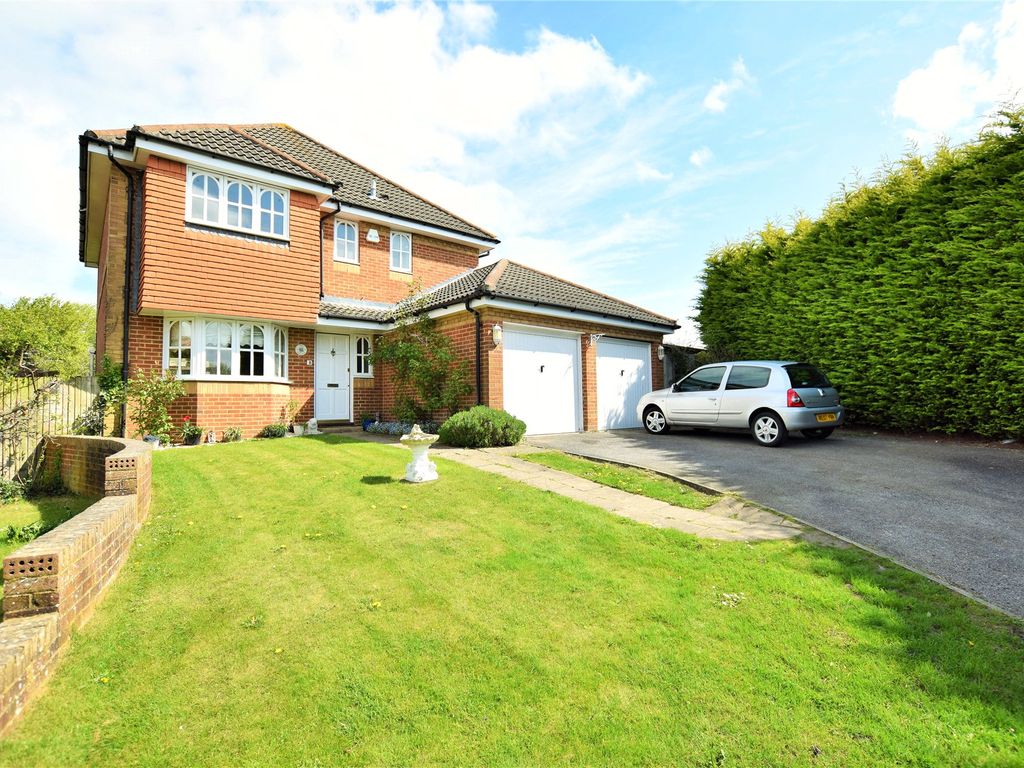 4 bed detached house to rent in Rachaels Lake View, Warfield, Bracknell