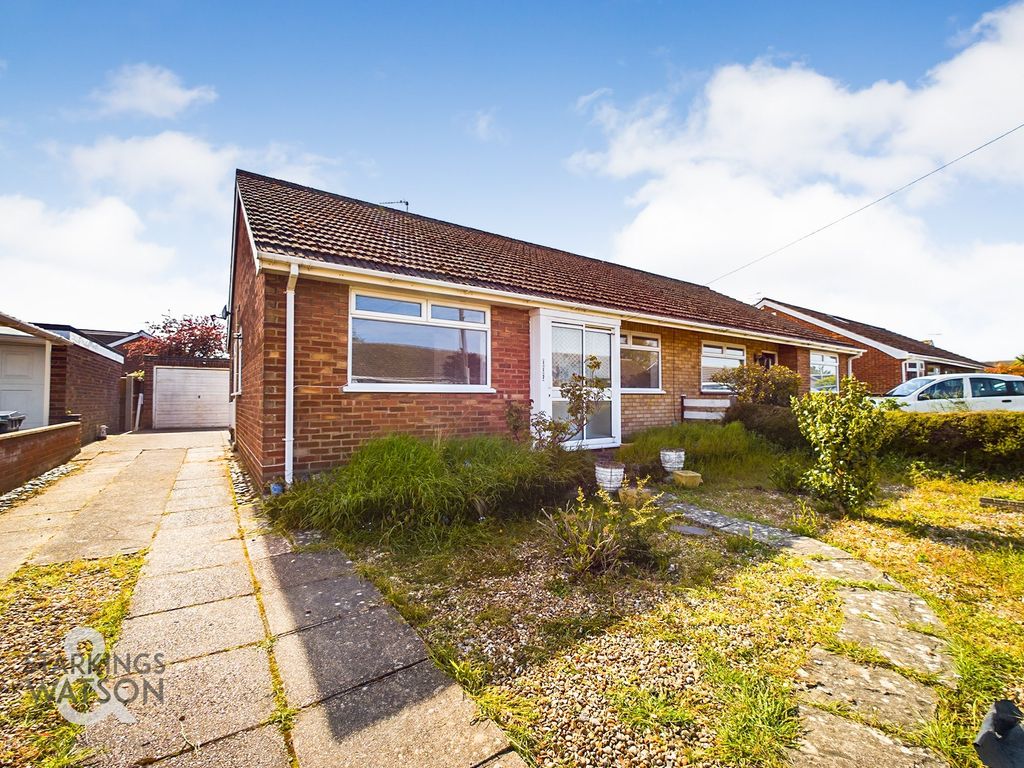 2 bed semidetached bungalow for sale in Gowing Road, Hellesdon