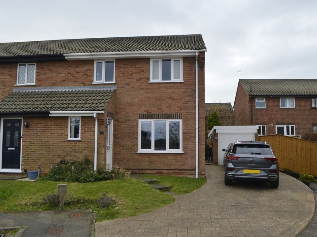 3 bed semidetached house for sale in Brandon Road, Felixstowe IP11