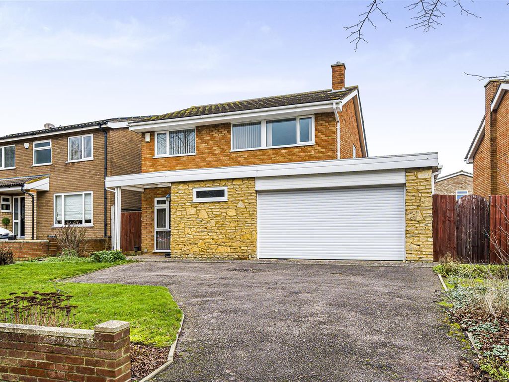 4 bed property for sale in Tyne Crescent, Bedford MK41 Zoopla