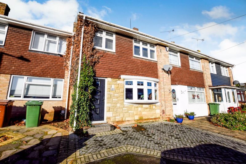 3 bed terraced house for sale in Boyce Road, StanfordLeHope SS17, £325,000 Zoopla
