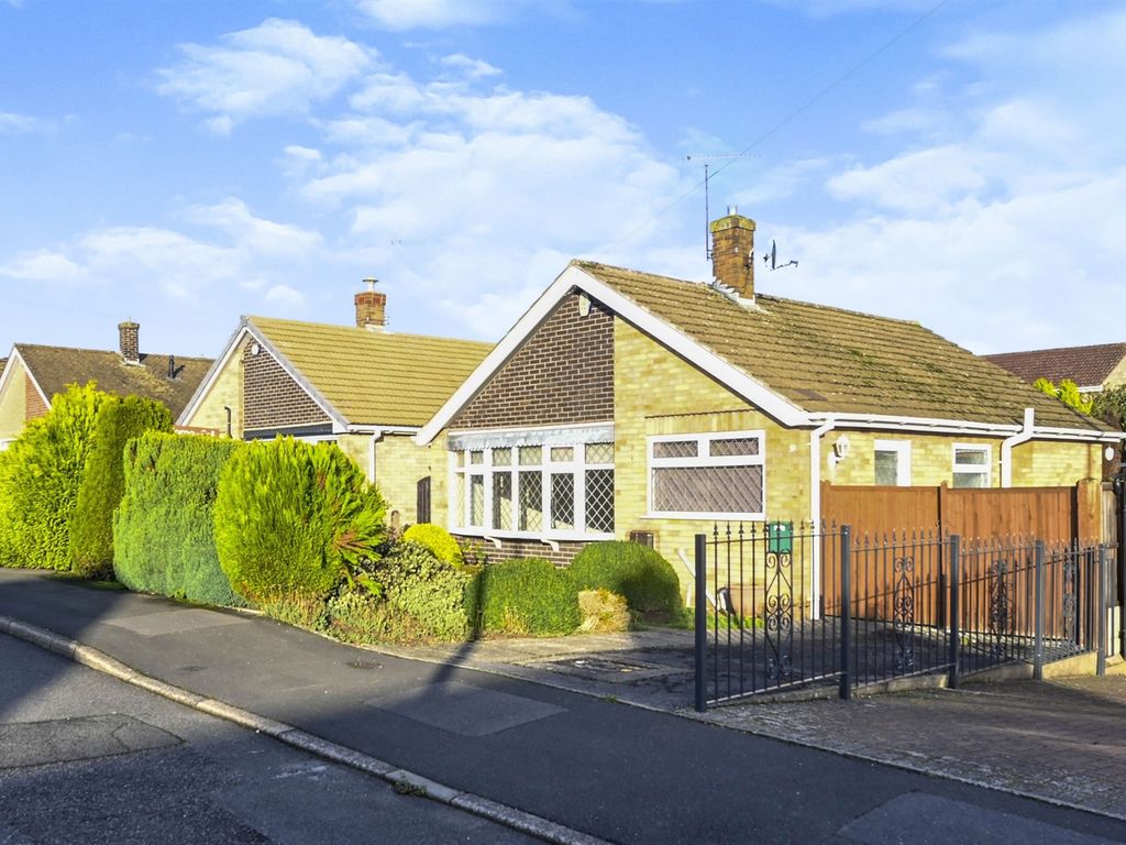 2 bed detached bungalow for sale in Shirley Road, Swanwick, Alfreton