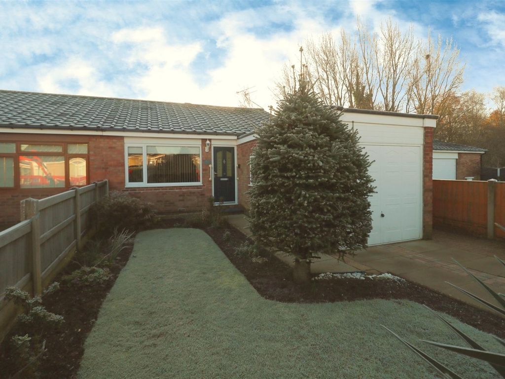 2 bed semidetached bungalow for sale in Roxby Close, Doncaster DN4, £