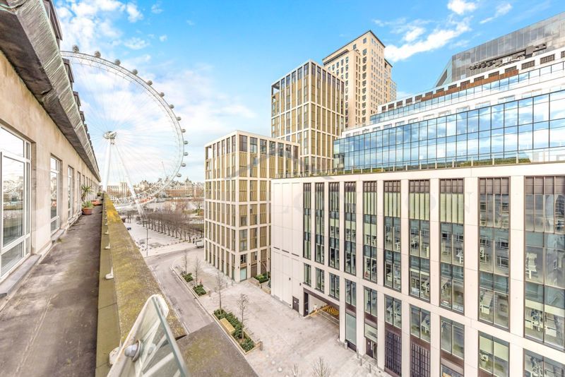 3 bed flat to rent in North Block, County Hall Apartments, South Bank