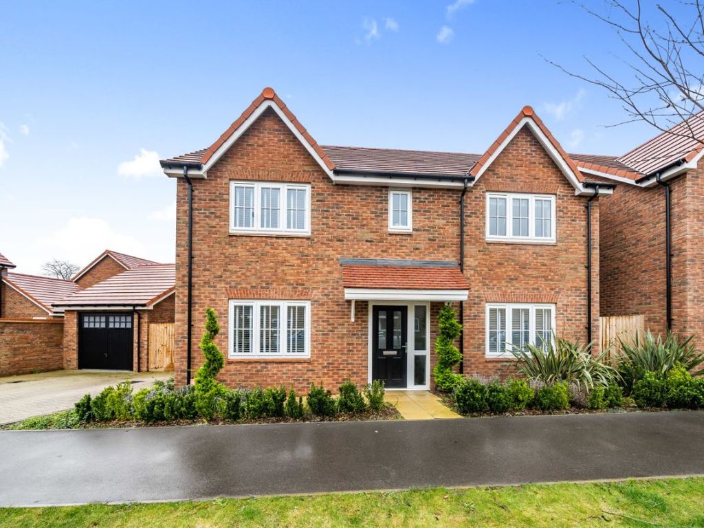 4 bed detached house for sale in Peacock Lane, Biddenham, Bedford MK40