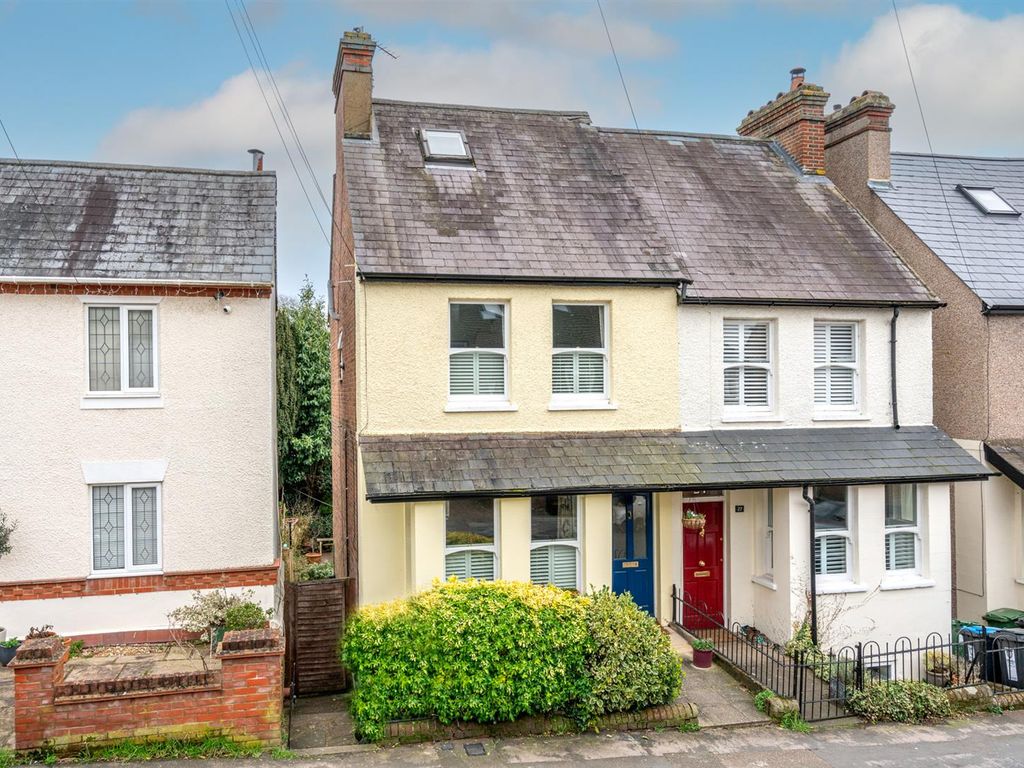 3 bed semidetached house for sale in Cowper Road, Hemel Hempstead HP1