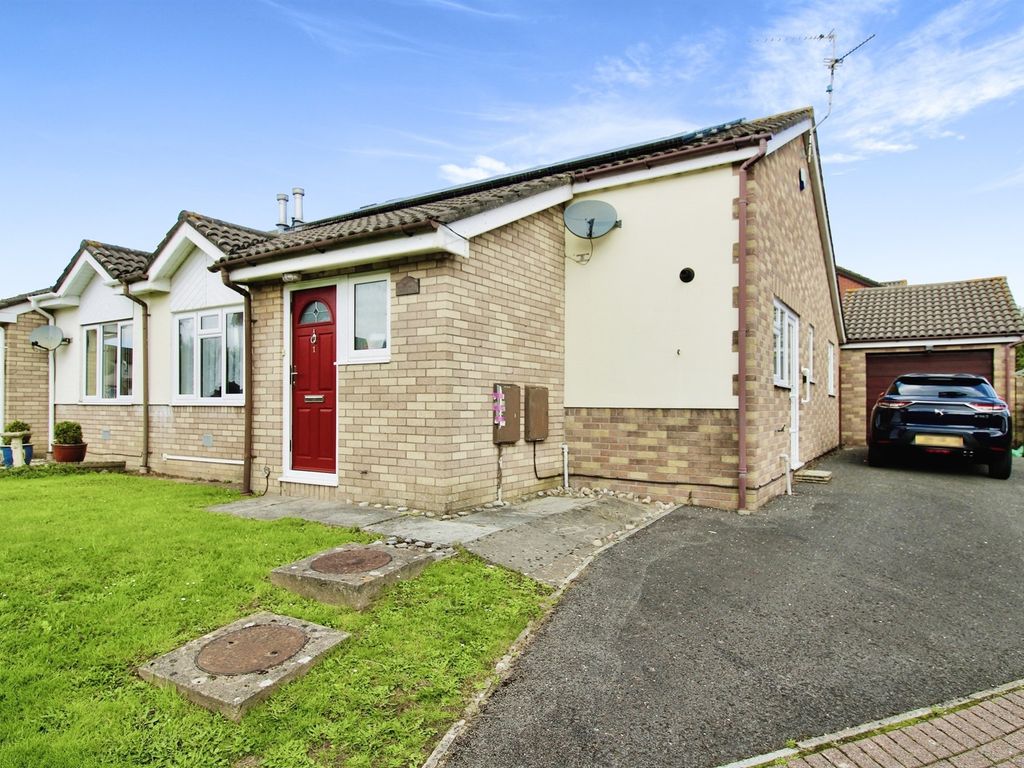2 bed semidetached bungalow for sale in Fen Violet Close, St. Mellons