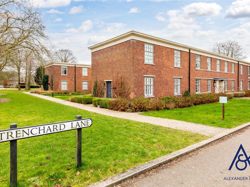 2 bed end terrace house for sale in Trenchard Lane, Caversfield