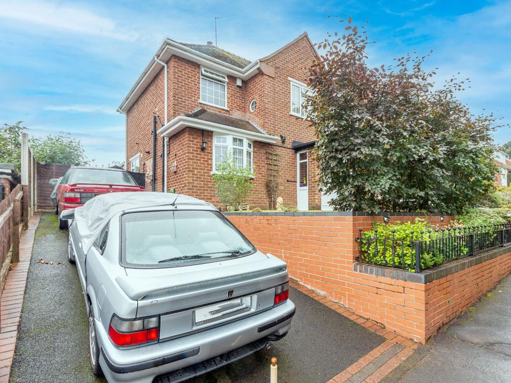 3 bed semidetached house for sale in Westwood Avenue, Stourbridge DY8