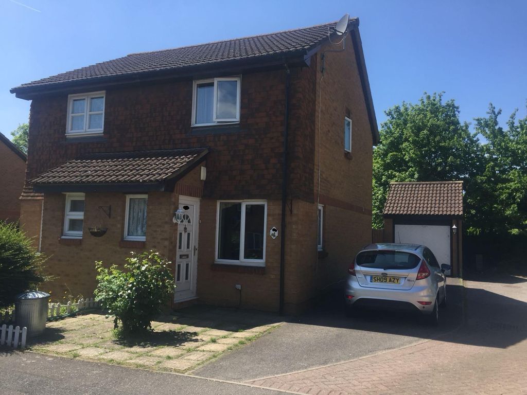2 bed semidetached house to rent in Abbey Close, Hayes UB3 Zoopla