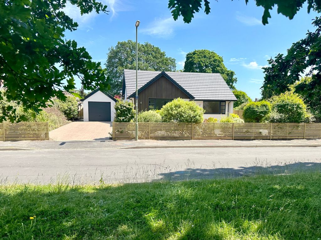 3 bed detached bungalow for sale in Haglane Copse, Pennington