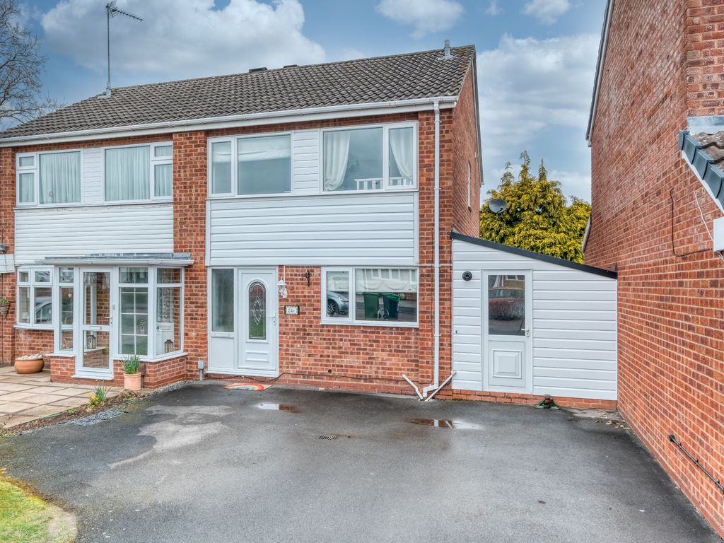 3 bed semidetached house for sale in Caynham Close, Winyates West