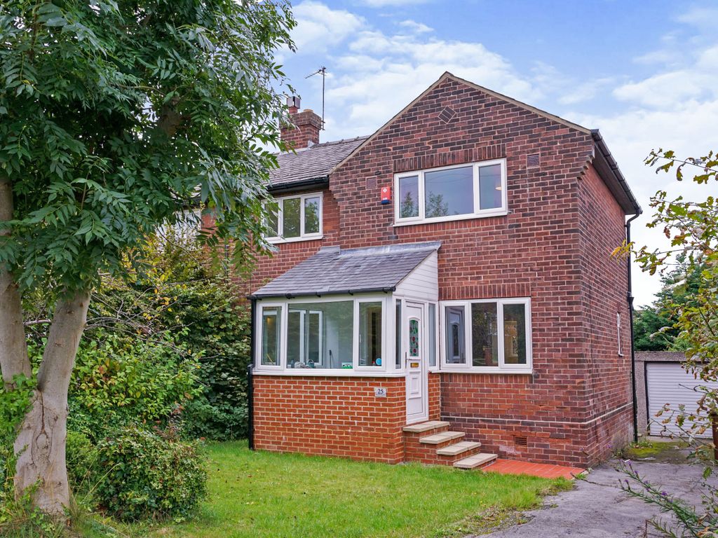 3 bed semidetached house for sale in Hawks Nest Gardens West