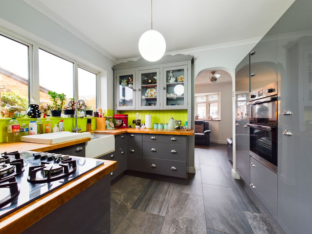 Maurice Road, Canvey Island, - No Onward Chain SS8  