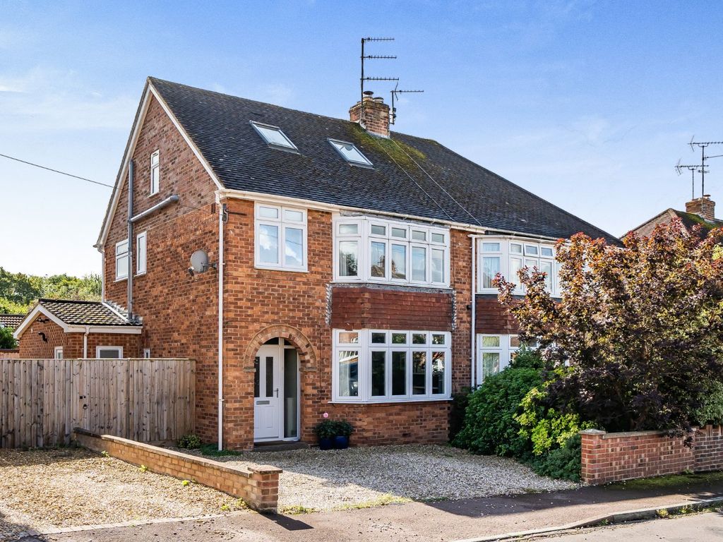 4 bed semidetached house for sale in Highwood Avenue, Leckhampton