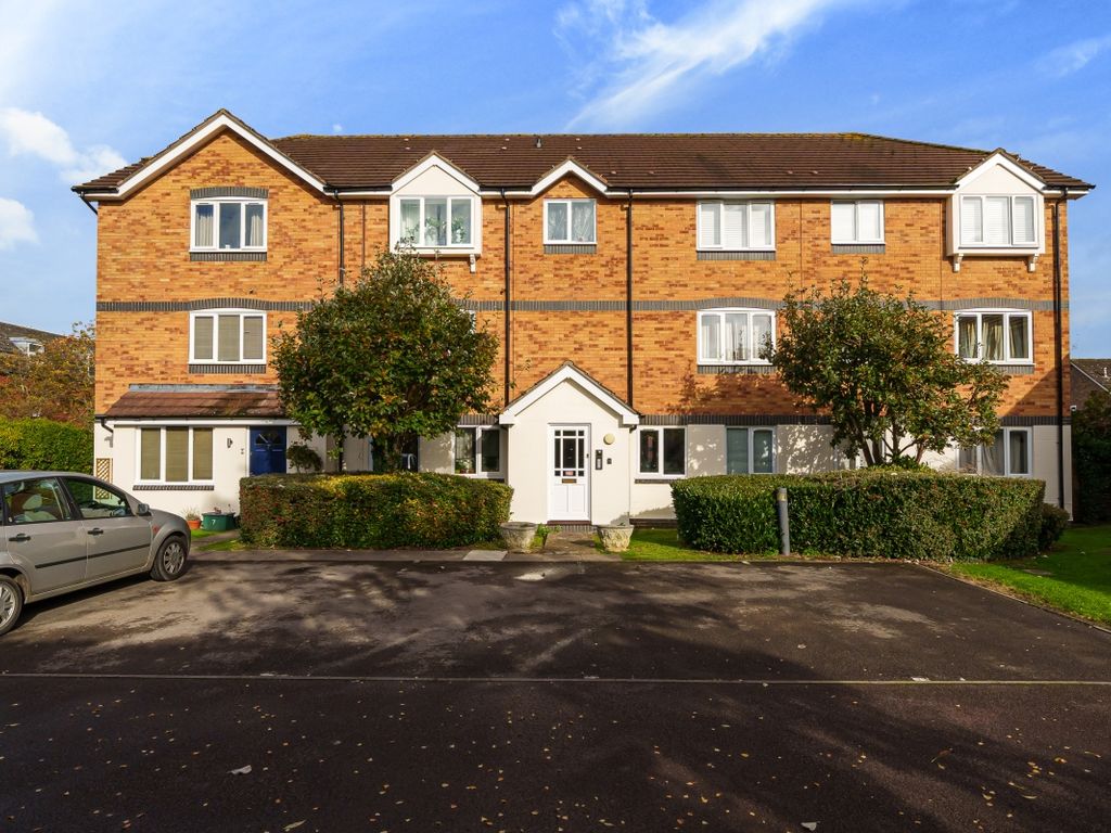 Studio to rent in Hopwood Grove, Cheltenham GL52, £700 pcm Zoopla