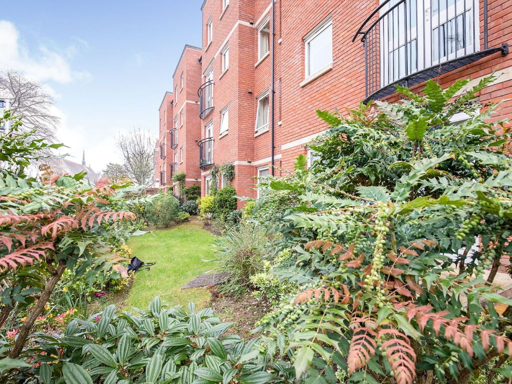 1 bed flat for sale in Cathedral Court, London Road, Gloucester