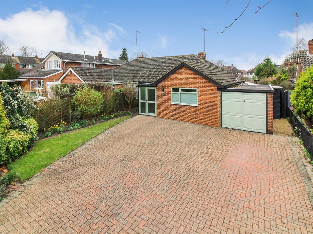 3 bed bungalow for sale in Limes Avenue, Aylesbury HP21 Zoopla