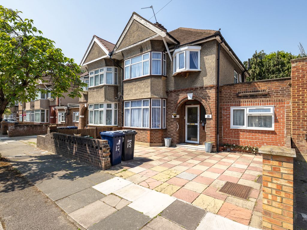 4 bed semidetached house for sale in Park View Road, Southall UB1, £