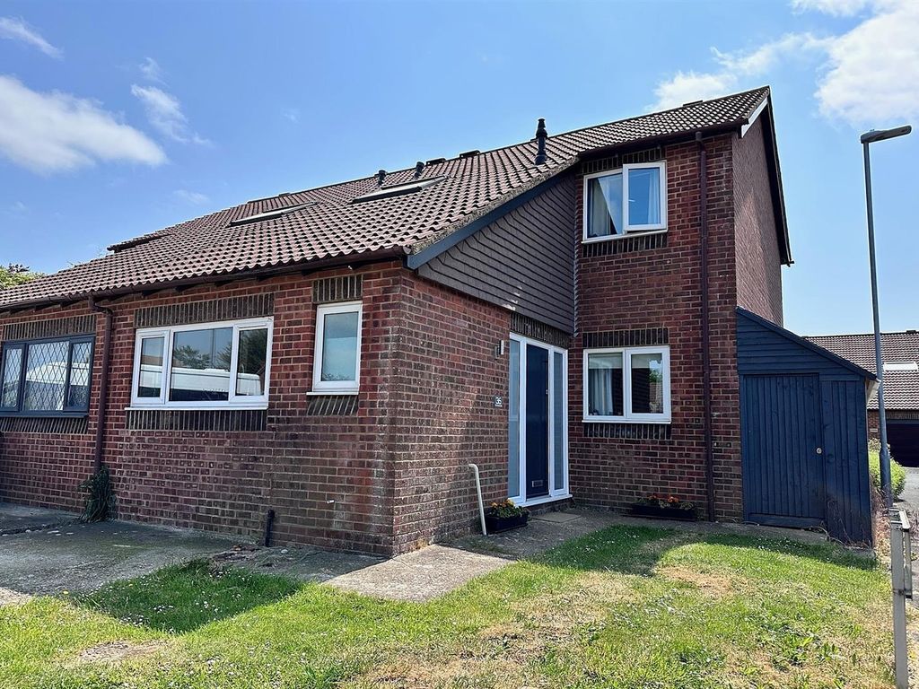 4 bed semidetached house for sale in Westminster Close, Eastbourne