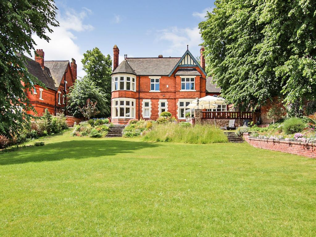 5 bed detached house for sale in Cavendish Road East, The Park