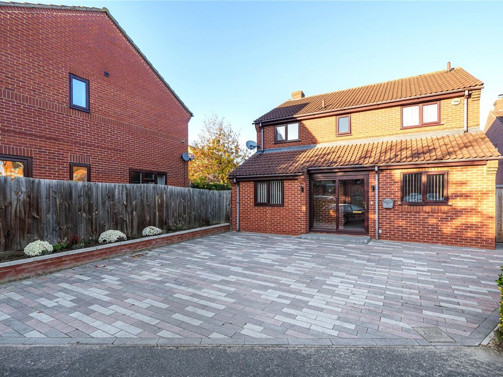 4 bed detached house for sale in Leafields, Wakes Meadow, Northampton