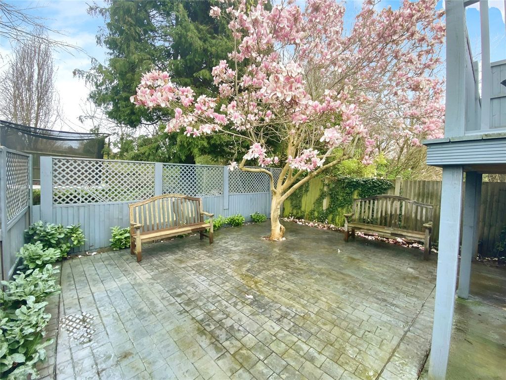 1 bed flat to rent in Ashford Road, Bearsted, Maidstone, Kent ME14, £