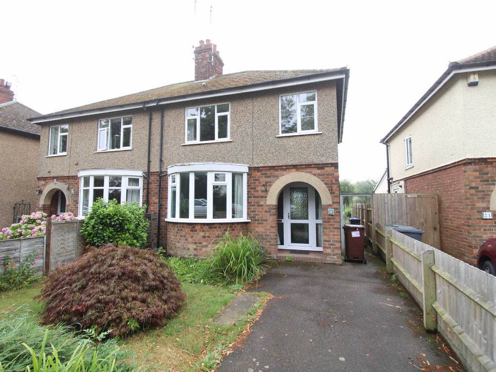 3 bed semidetached house for sale in Badby Road West, Daventry