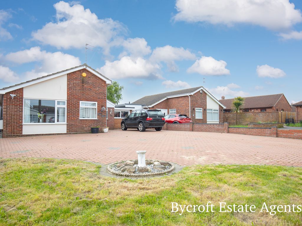3 bed detached bungalow for sale in Lawnswood Drive, CaisterOnSea