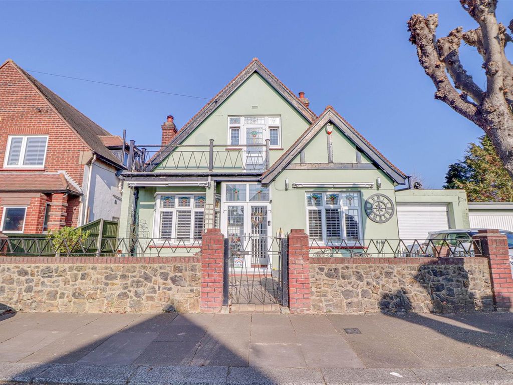 3 bed property for sale in Trinity Road, SouthendOnSea SS2 Zoopla