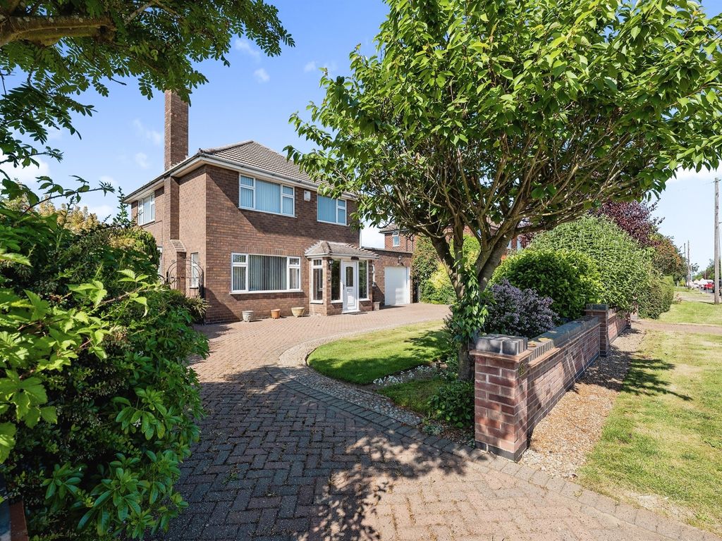 3 bed detached house for sale in Belton Lane, Great Gonerby, Grantham