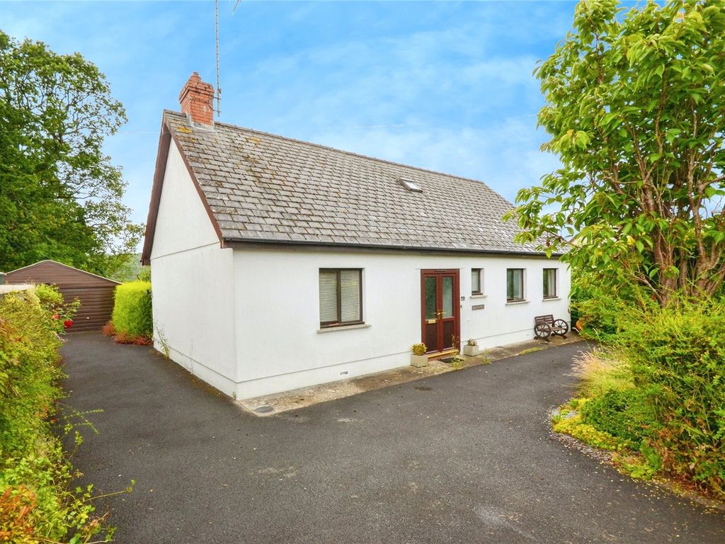 4 bed flat for sale in Penybryn, Cardigan, Pembrokeshire SA43, £290,000 Zoopla