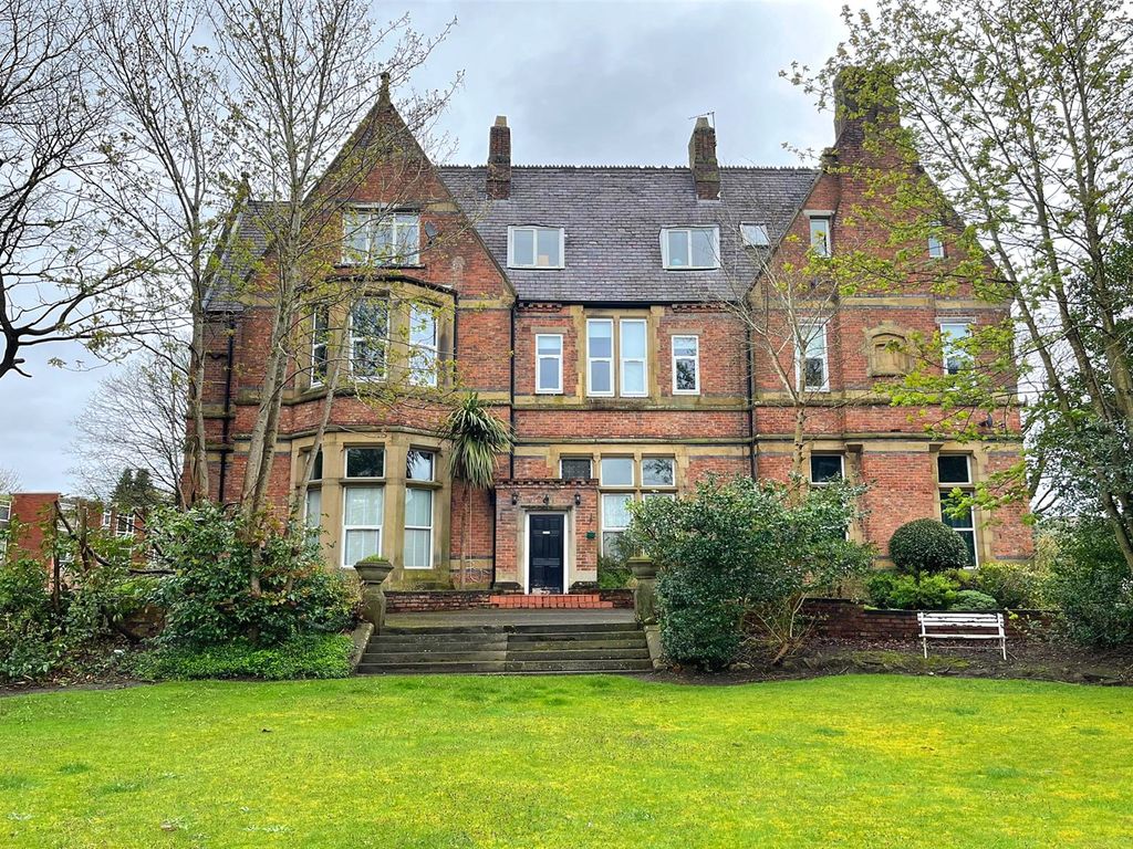 1 bed flat for sale in The Avenue, Sale M33, £95,000 Zoopla