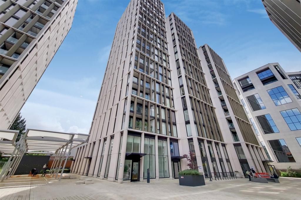 2 bed flat to rent in Bryant Apartments, Perceval Square, 196 College