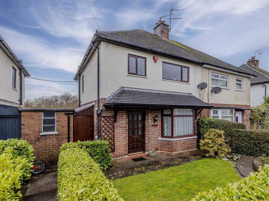 3 bed semidetached house for sale in Barlaston Old Road, Stoke On