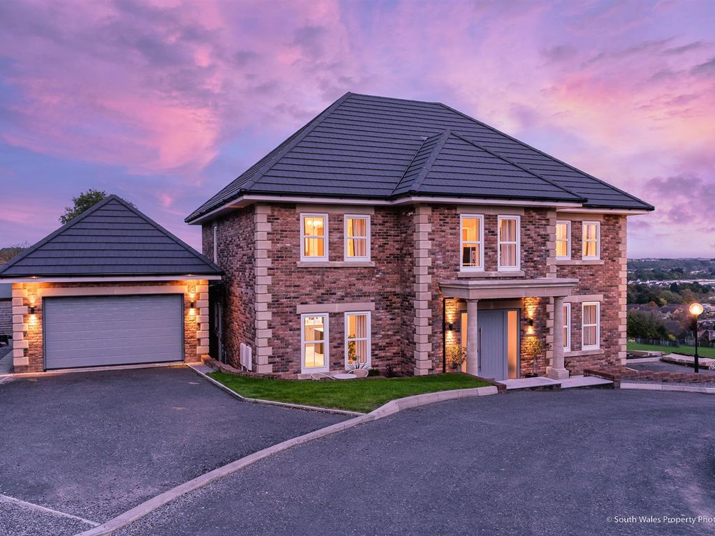 5 bed detached house for sale in Cwrt PenYFai, PenYFai, Bridgend
