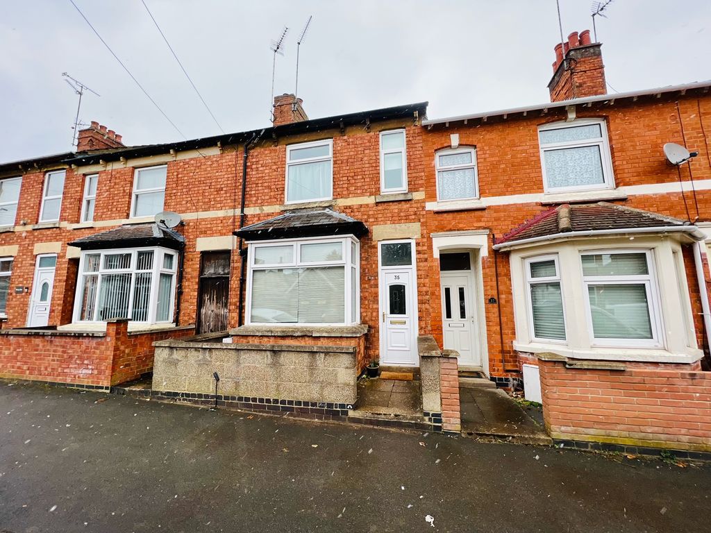 3 bed terraced house for sale in Salisbury Street, Kettering NN16 Zoopla