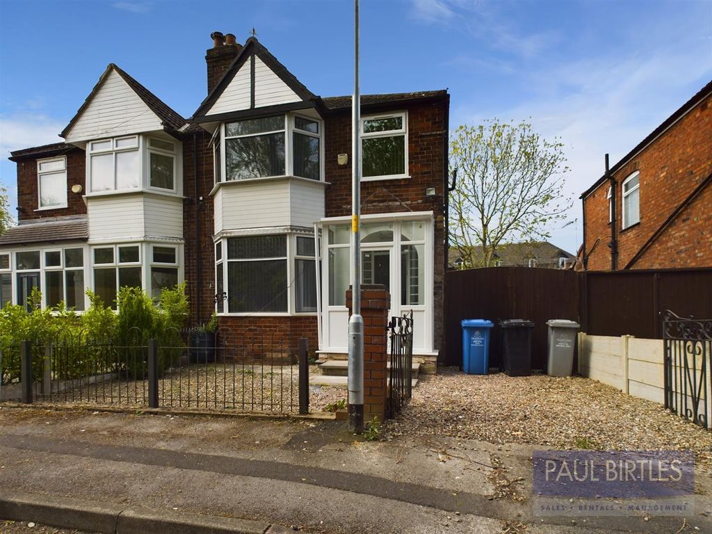 3 bed property to rent in Torbay Road, Urmston, Trafford M41, £1,500