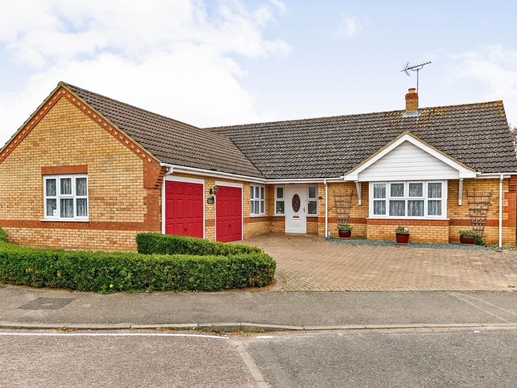 3 bed bungalow for sale in Oak Road, Stoke Ferry, King's Lynn PE33 Zoopla