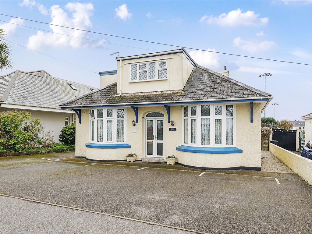 8 bed detached house for sale in Godolphin Way, Newquay TR7, £650,000