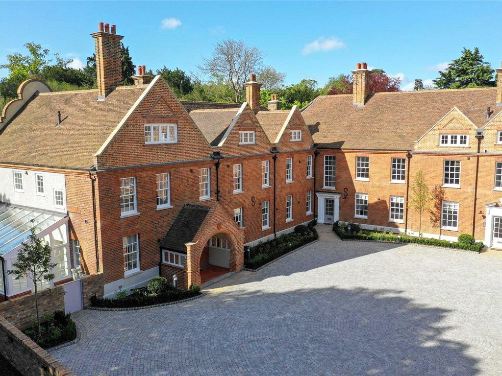 4 bed detached house for sale in Totteridge Common, London N20, £