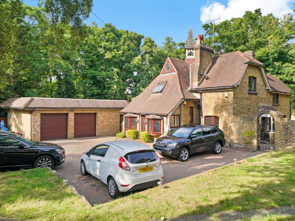 4 bed detached house for sale in Shirley Hills Road, Croydon CR0 Zoopla